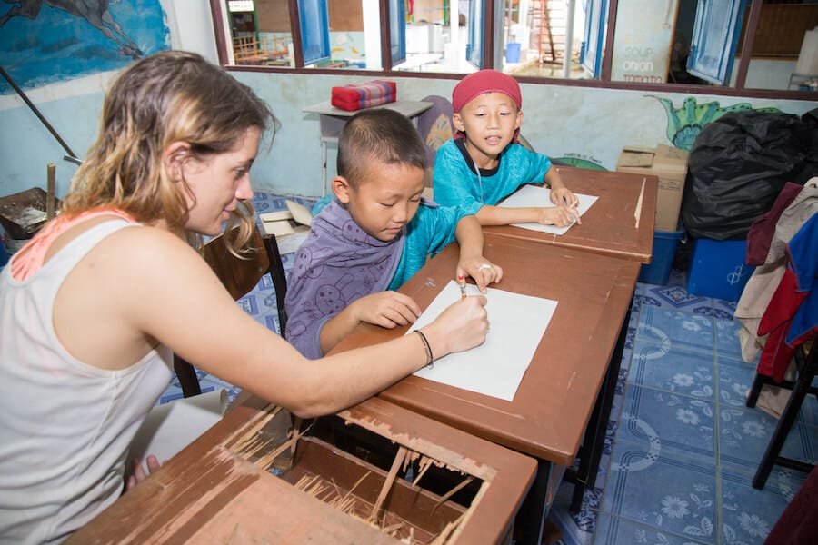 volunteer luang prabang laos