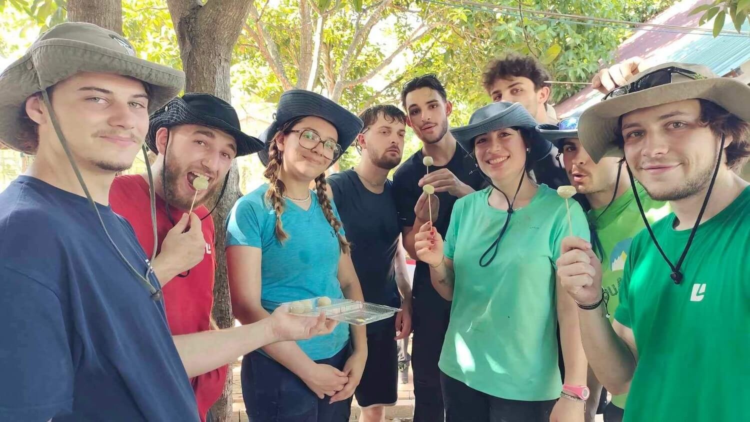 volunteer cambodia-18 volunteer luang prabang laos