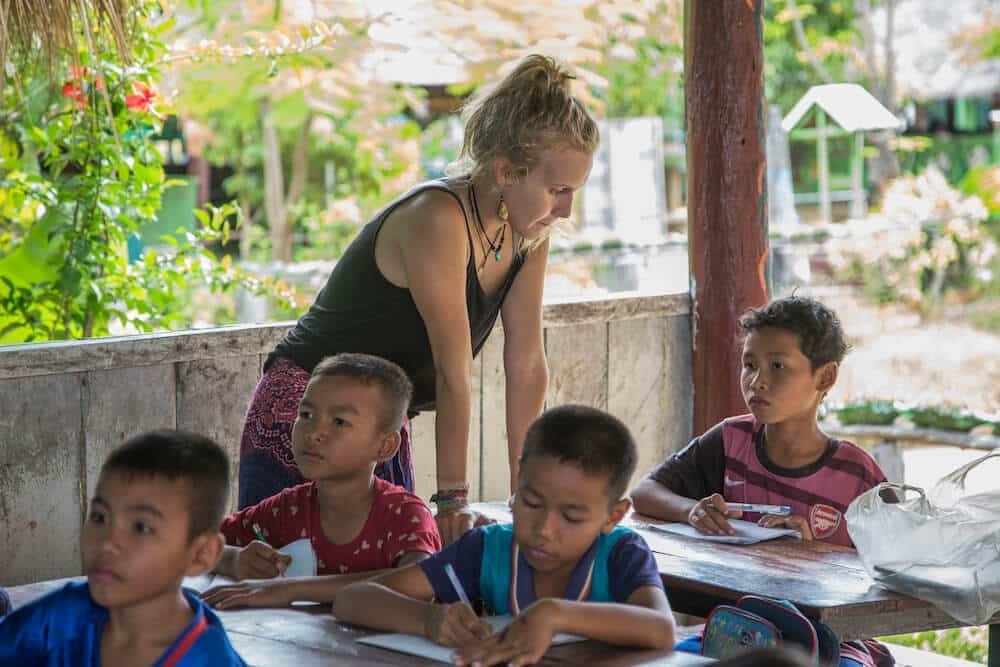 Waarom Belgen Kiezen voor Abroad Escape voor vrijwilligerswerk in het buitenland