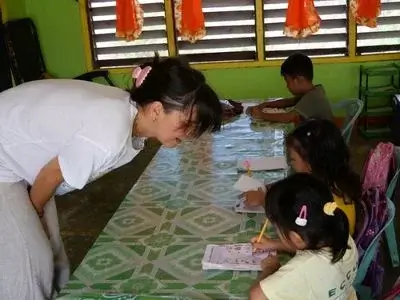 Vrijwilliger op school in filipijnen