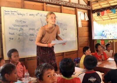 volunteer cambodia teaching english in a school