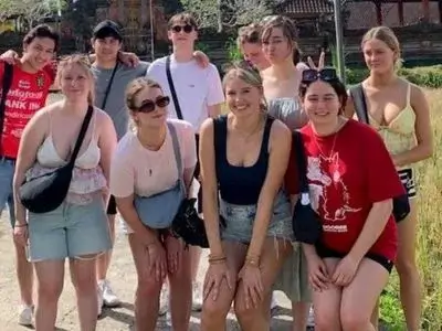 volunteer group in bali