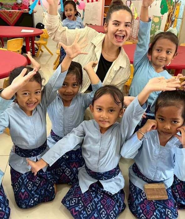 volunteer abroad with abroad escape