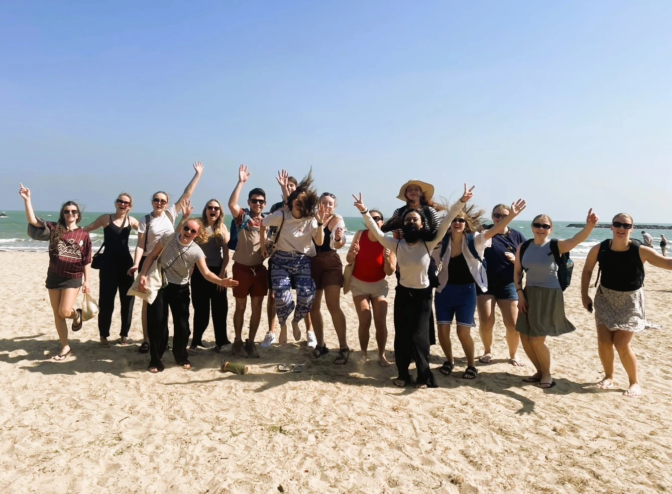 How to Choose the Right Volunteer Program Abroad for International Volunteering with Abroad Escape
